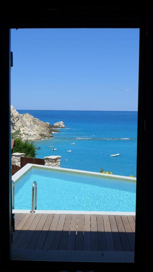 Caltabania Suites Áyios Nikítas Екстериор снимка