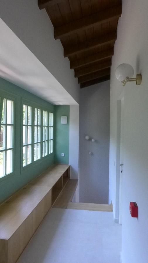 Caltabania Suites Áyios Nikítas Екстериор снимка